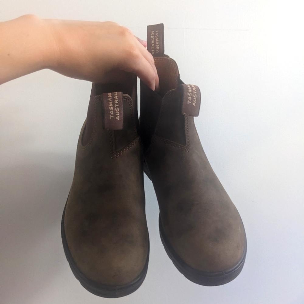 Blundstones #585 rustic brown size 7 womens/5 mens